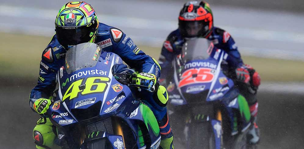 Yamaha Terpuruk, Rossi dan Vinales Dibela